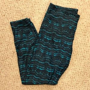 Fabletics patterned 7/8 leggings